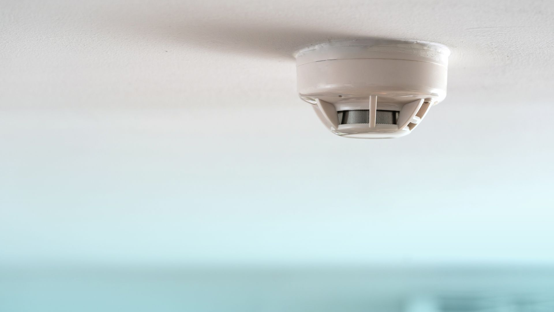 How to Tell if a Smoke Detector is a Hidden Camera